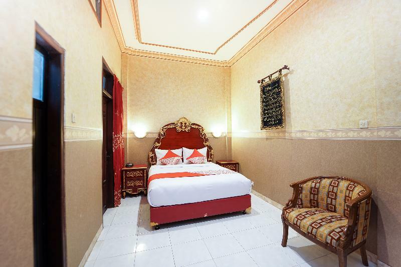 Oyo 231 Hotel Andita Syariah Сурабая Екстер'єр фото