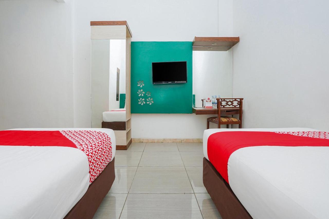 Oyo 231 Hotel Andita Syariah Сурабая Екстер'єр фото