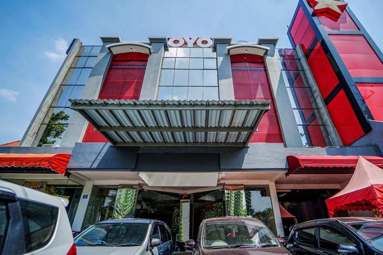 Oyo 231 Hotel Andita Syariah Сурабая Екстер'єр фото
