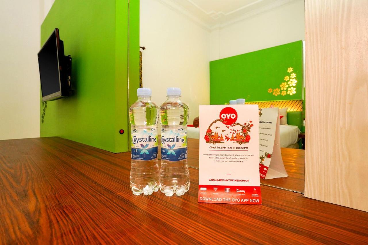 Oyo 231 Hotel Andita Syariah Сурабая Екстер'єр фото