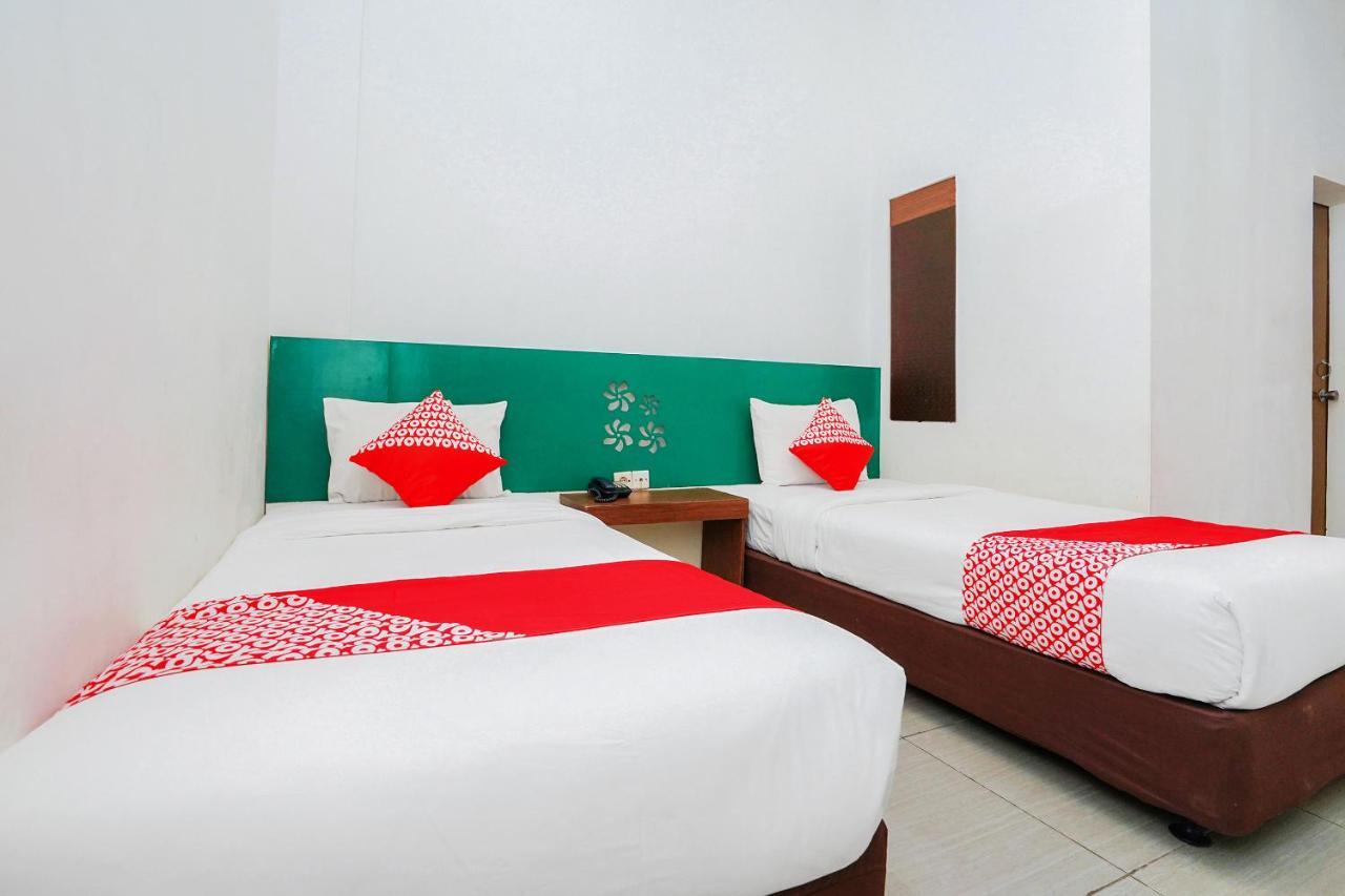 Oyo 231 Hotel Andita Syariah Сурабая Екстер'єр фото