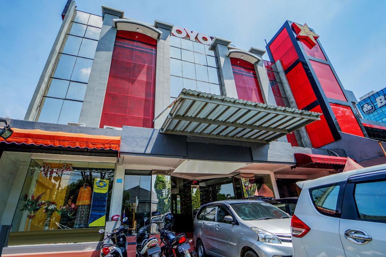 Oyo 231 Hotel Andita Syariah Сурабая Екстер'єр фото
