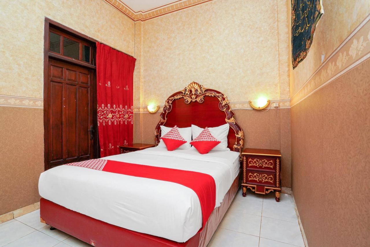Oyo 231 Hotel Andita Syariah Сурабая Екстер'єр фото