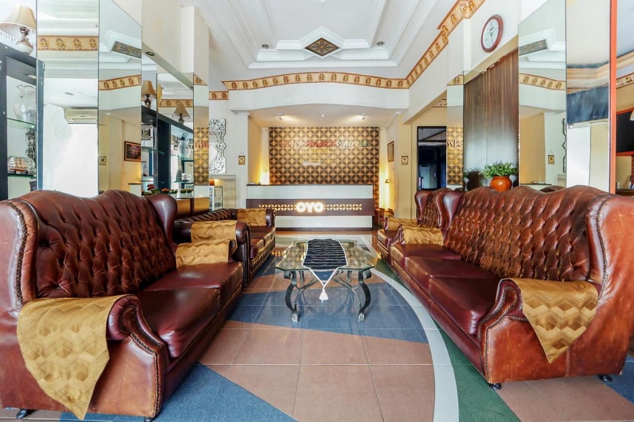 Oyo 231 Hotel Andita Syariah Сурабая Екстер'єр фото