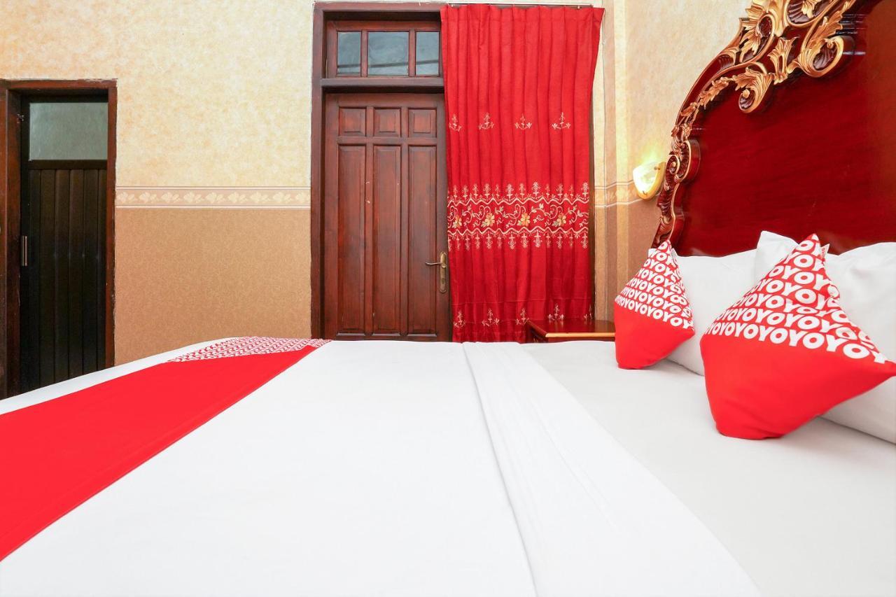 Oyo 231 Hotel Andita Syariah Сурабая Екстер'єр фото