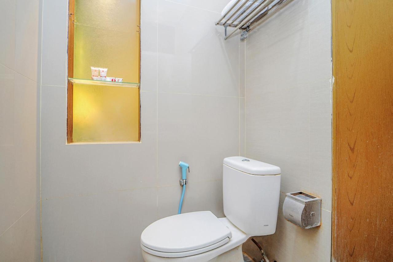 Oyo 231 Hotel Andita Syariah Сурабая Екстер'єр фото