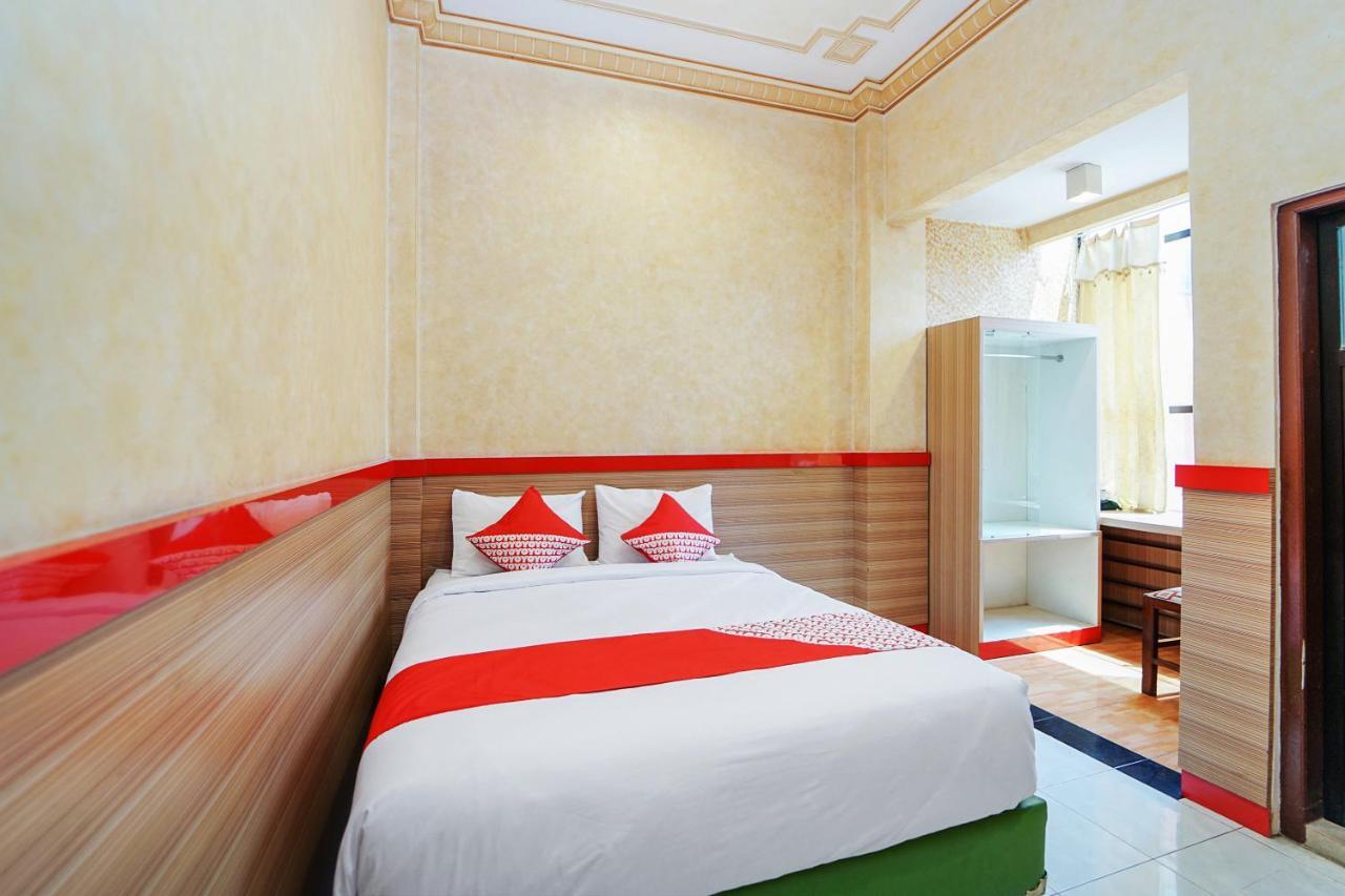 Oyo 231 Hotel Andita Syariah Сурабая Екстер'єр фото