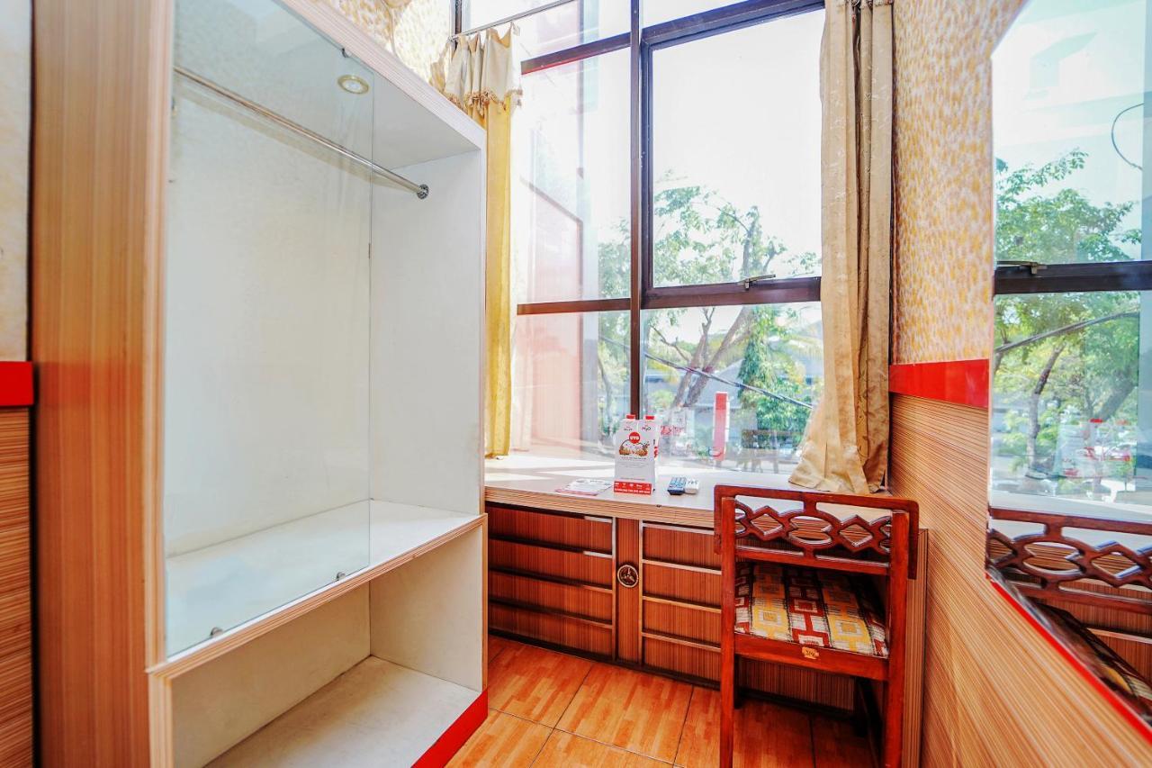 Oyo 231 Hotel Andita Syariah Сурабая Екстер'єр фото